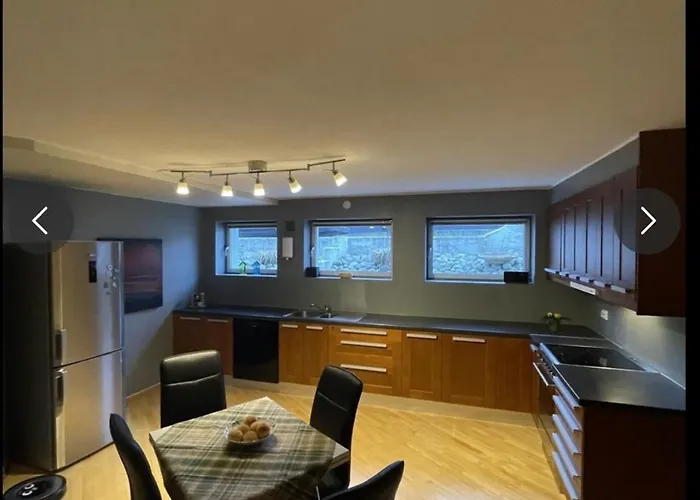 Centralised And Cozy Room Available For A Relaxed Stay